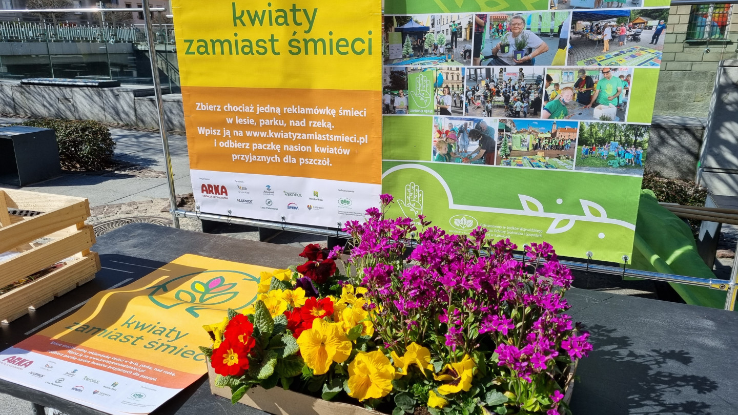 Inauguracja ogólnopolskiej akcji Kwiaty Zamiast Śmieci - fotorelacja